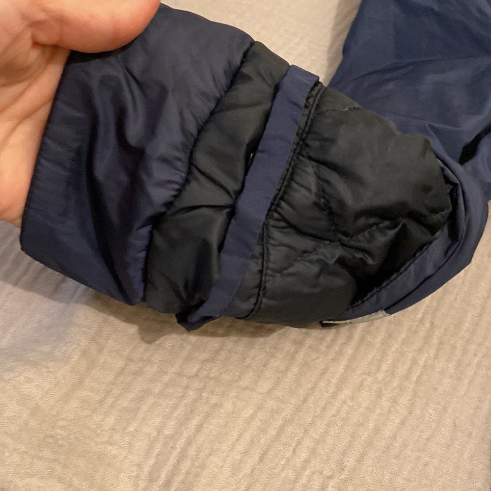 ‘S MAXMARA Navy Quilted Hooded Reversed Jacket. Size 8 ( missing belt) - Picture 14 of 14